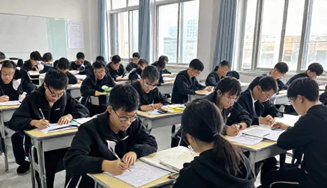 为什么学生考试成绩提升难?如何用素质拓展课程包解决?